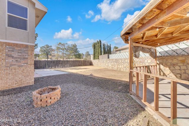 10935 YOGI BERRA Drive, El Paso, TX 79934