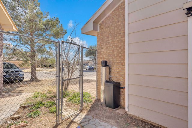 10935 YOGI BERRA Drive, El Paso, TX 79934