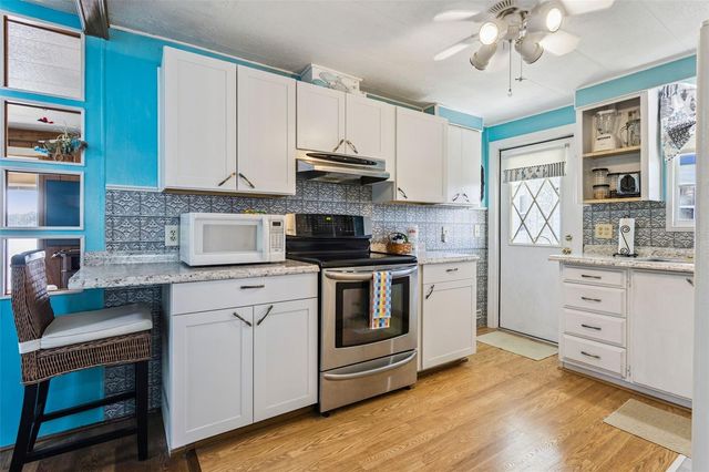 120 BREEZY POINT, Eustis, FL 32726