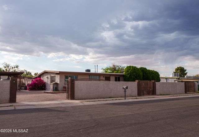 3022 S Oberon Road, Tucson, AZ 85713