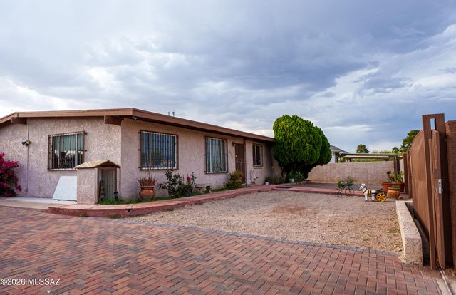 3022 S Oberon Road, Tucson, AZ 85713