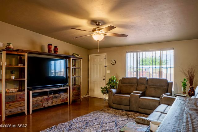 3022 S Oberon Road, Tucson, AZ 85713