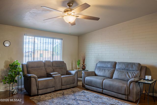 3022 S Oberon Road, Tucson, AZ 85713