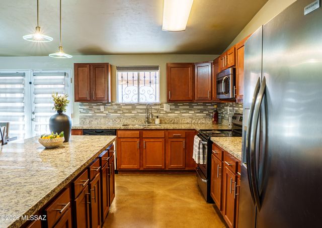 3022 S Oberon Road, Tucson, AZ 85713