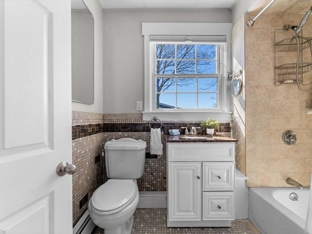 129A Wilson Rd, Nahant, MA 01908