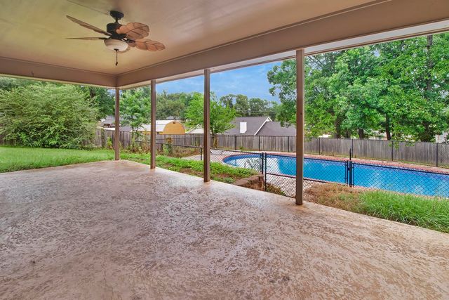 224 Goodnight Trl, Longview, TX 75604