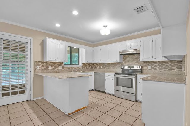 224 Goodnight Trl, Longview, TX 75604