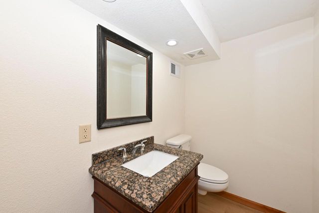 W154N8105 Elm LANE, Menomonee Falls, WI 53051