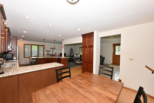 W154N8105 Elm LANE, Menomonee Falls, WI 53051