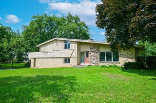 W154N8105 Elm LANE, Menomonee Falls, WI 53051