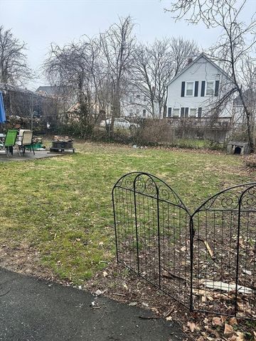 73 Linden, New Bedford, MA 02740