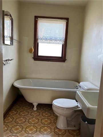 402 N Jarvis Street, Creston, IA 50801