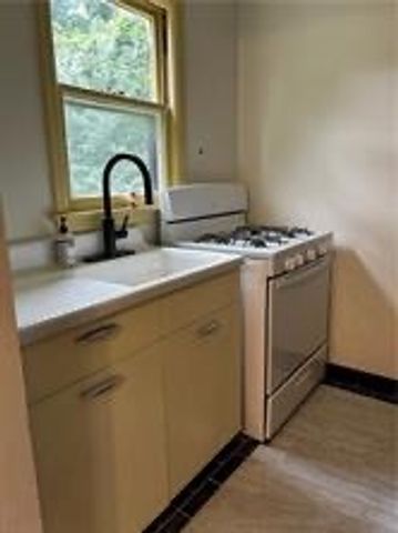 402 N Jarvis Street, Creston, IA 50801