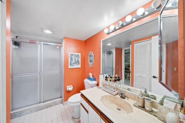 5306 Cedar Lake Drive 203, Boynton Beach, FL 33437