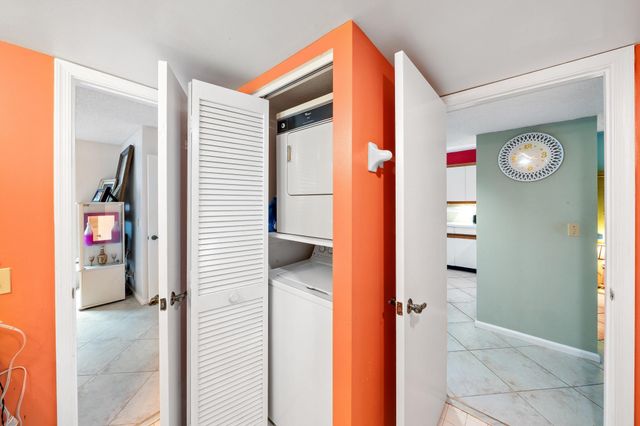 5306 Cedar Lake Drive 203, Boynton Beach, FL 33437