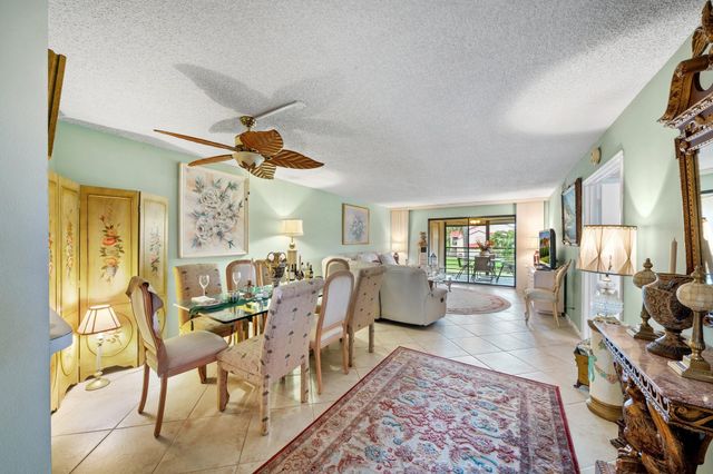 5306 Cedar Lake Drive 203, Boynton Beach, FL 33437