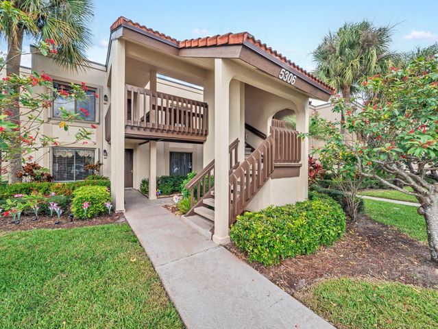5306 Cedar Lake Drive 203, Boynton Beach, FL 33437