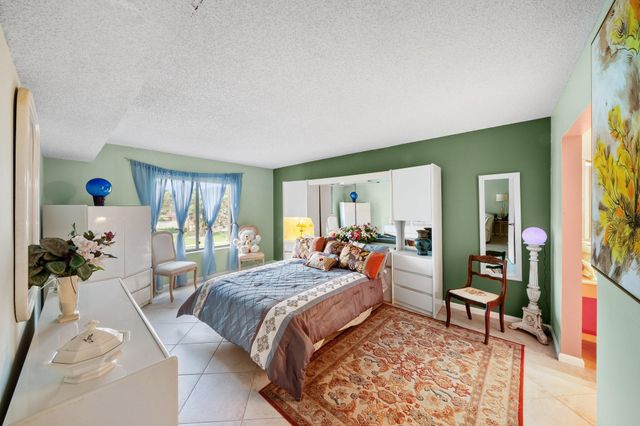 5306 Cedar Lake Drive 203, Boynton Beach, FL 33437