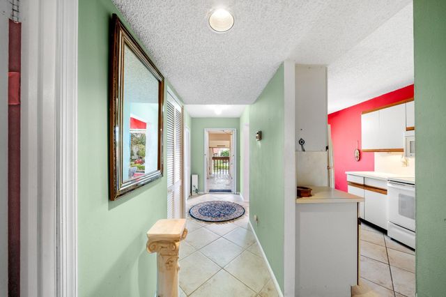 5306 Cedar Lake Drive 203, Boynton Beach, FL 33437