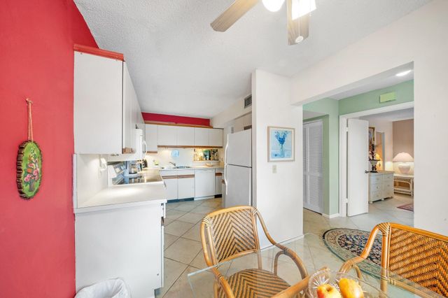 5306 Cedar Lake Drive 203, Boynton Beach, FL 33437