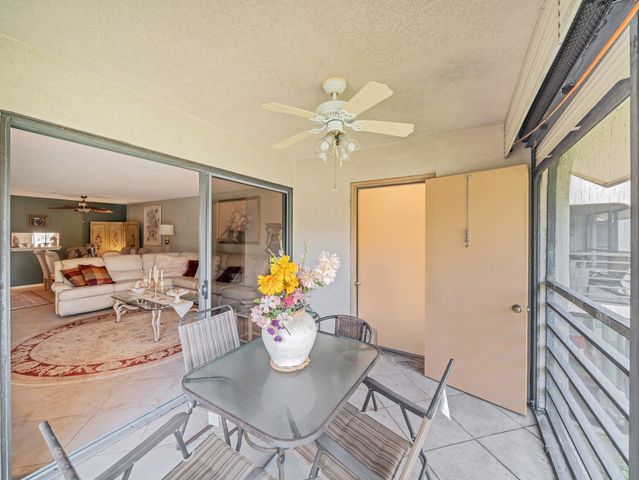 5306 Cedar Lake Drive 203, Boynton Beach, FL 33437