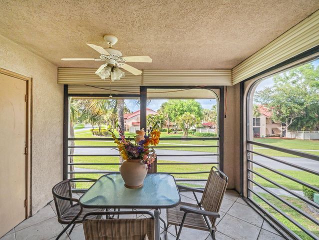 5306 Cedar Lake Drive 203, Boynton Beach, FL 33437