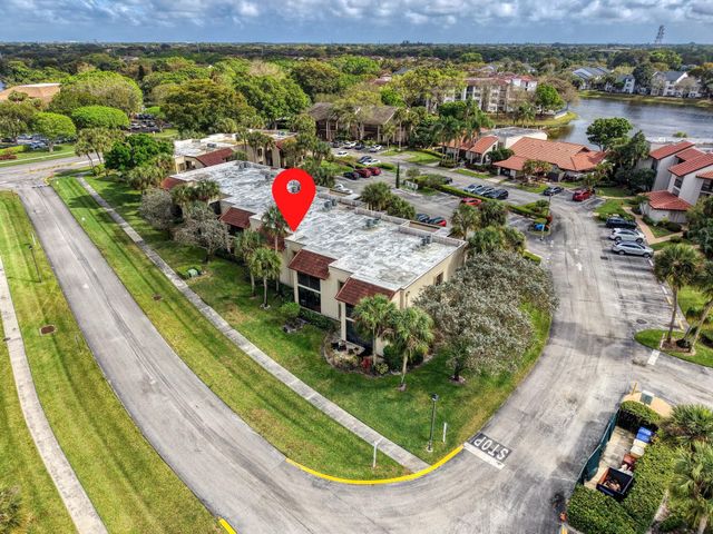 5306 Cedar Lake Drive 203, Boynton Beach, FL 33437