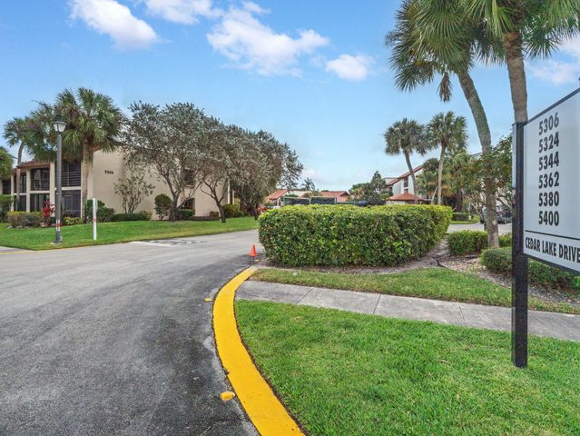 5306 Cedar Lake Drive 203, Boynton Beach, FL 33437