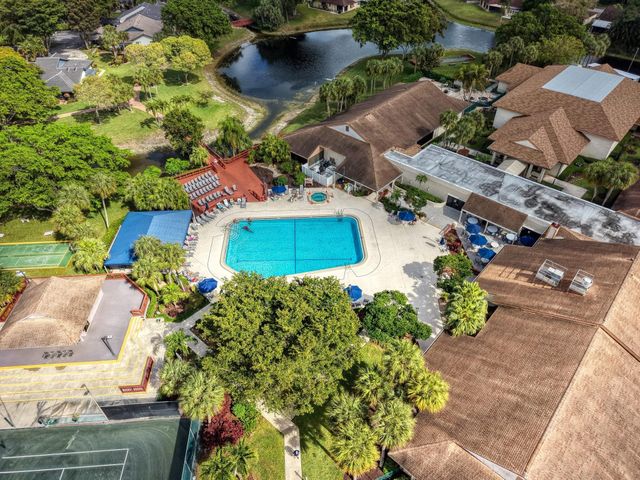 5306 Cedar Lake Drive 203, Boynton Beach, FL 33437