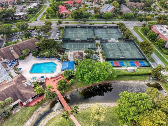 5306 Cedar Lake Drive 203, Boynton Beach, FL 33437