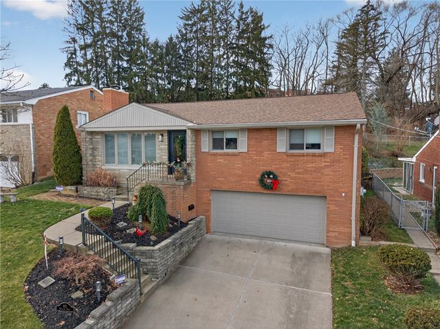 821 Bethany Dr, Mt Lebanon, PA 15243