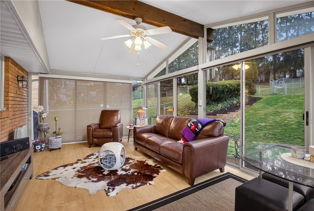 821 Bethany Dr, Mt Lebanon, PA 15243