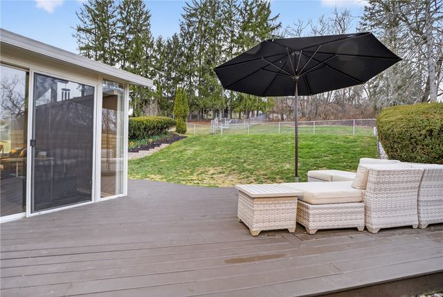 821 Bethany Dr, Mt Lebanon, PA 15243