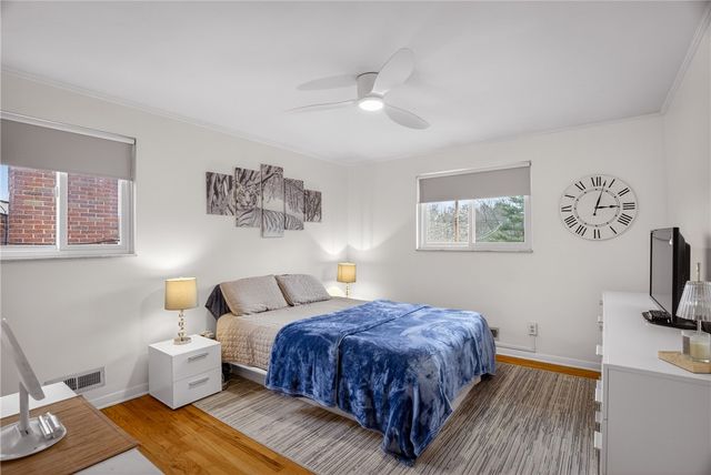 821 Bethany Dr, Mt Lebanon, PA 15243