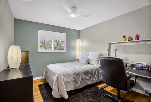 821 Bethany Dr, Mt Lebanon, PA 15243