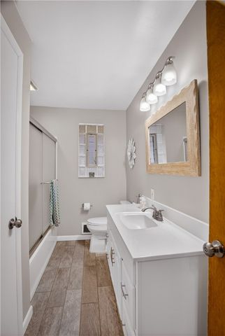 821 Bethany Dr, Mt Lebanon, PA 15243