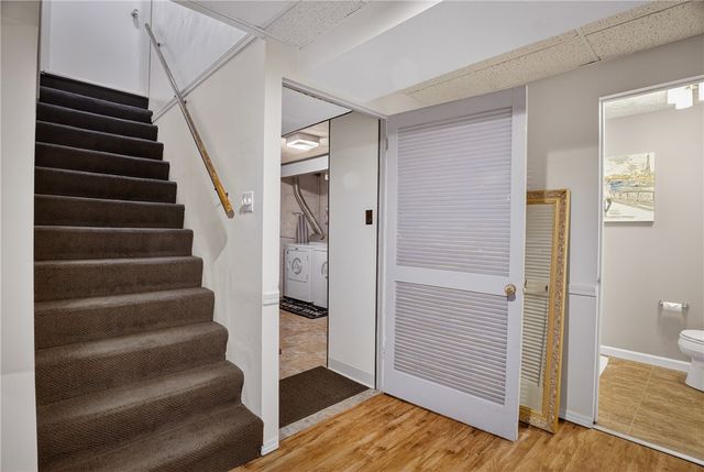 821 Bethany Dr, Mt Lebanon, PA 15243