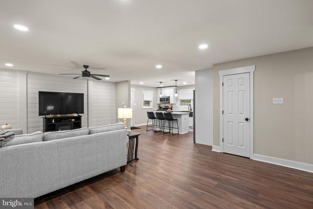 141 FRIES MILL RD, Franklinville, NJ 08322