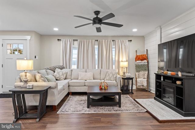 141 FRIES MILL RD, Franklinville, NJ 08322