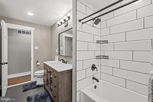 141 FRIES MILL RD, Franklinville, NJ 08322