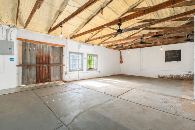 206 N Brazos St, Whitney, TX 76692