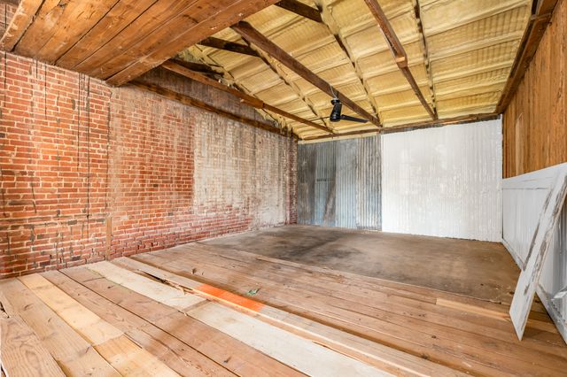 206 N Brazos St, Whitney, TX 76692