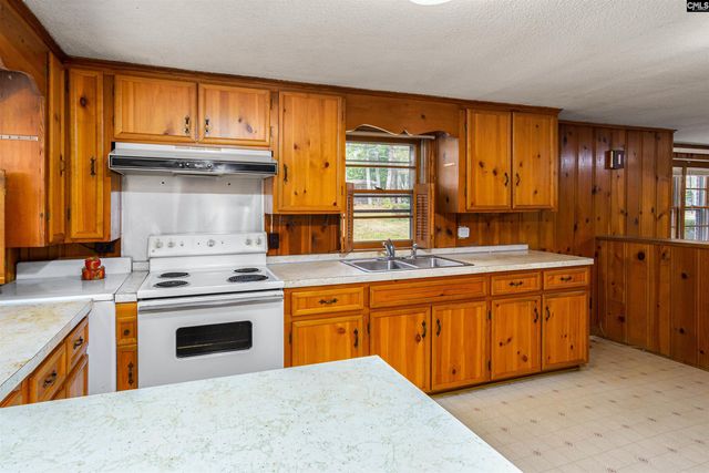1200 McRae, Camden, SC 29020
