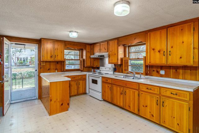 1200 McRae, Camden, SC 29020