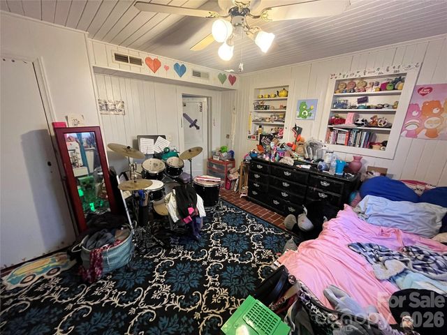 31 Walker Road, Columbus, NC 28722