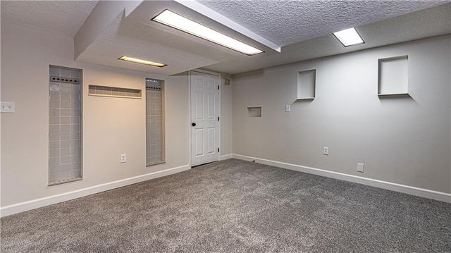 16900 E 49th Terrace S, Independence, MO 64055