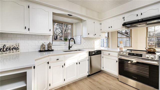 16900 E 49th Terrace S, Independence, MO 64055