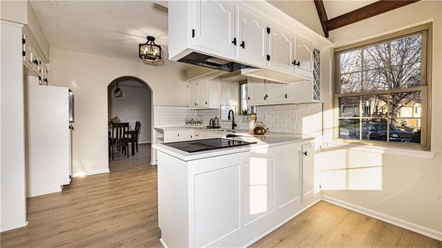 16900 E 49th Terrace S, Independence, MO 64055