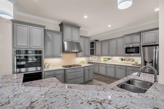 4060 Windsor Chase Drive, Spring, TX 77386