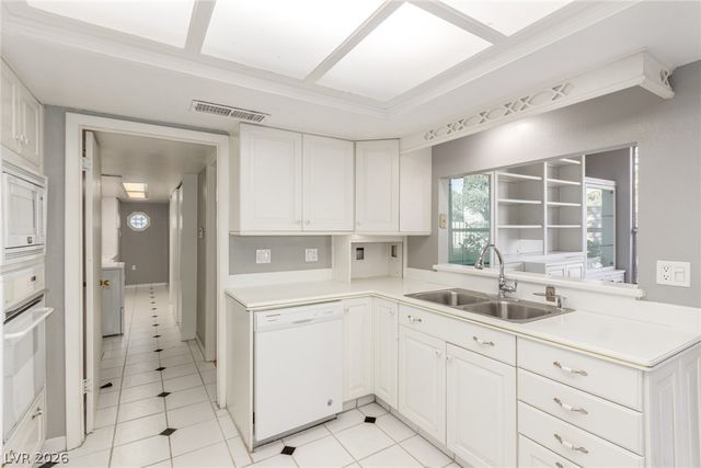 754 VEGAS VALLEY Drive, Las Vegas, NV 89109